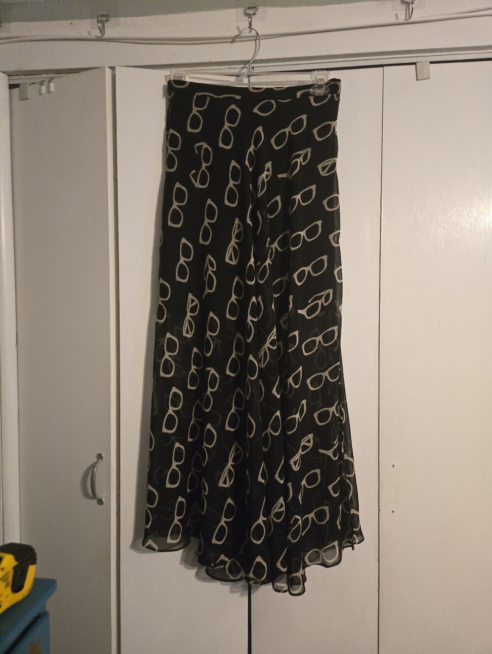 Eva Franco Black Maxi Skirt with Cream Sunglasses Print